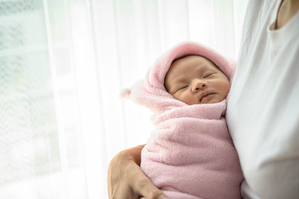 Rekomendasi nama bayi perempuan yang punya makna kebagaiaan. Apa saja? Yuk simak penjelasan lengkapnya.