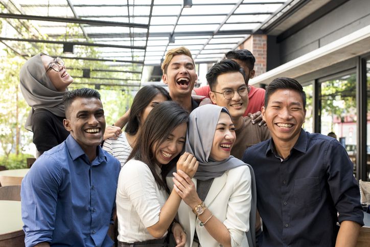 Ingin mengadakan reuni Lebaran bareng keluarga besar atau teman lama? Ikuti panduan ini agar acaramu berjalan lancar!