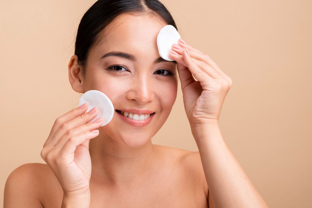 Rekomendasi toner pad viral yang dapat membantu menghidrasi kulit wajah secara intens. Apa saja produknya?