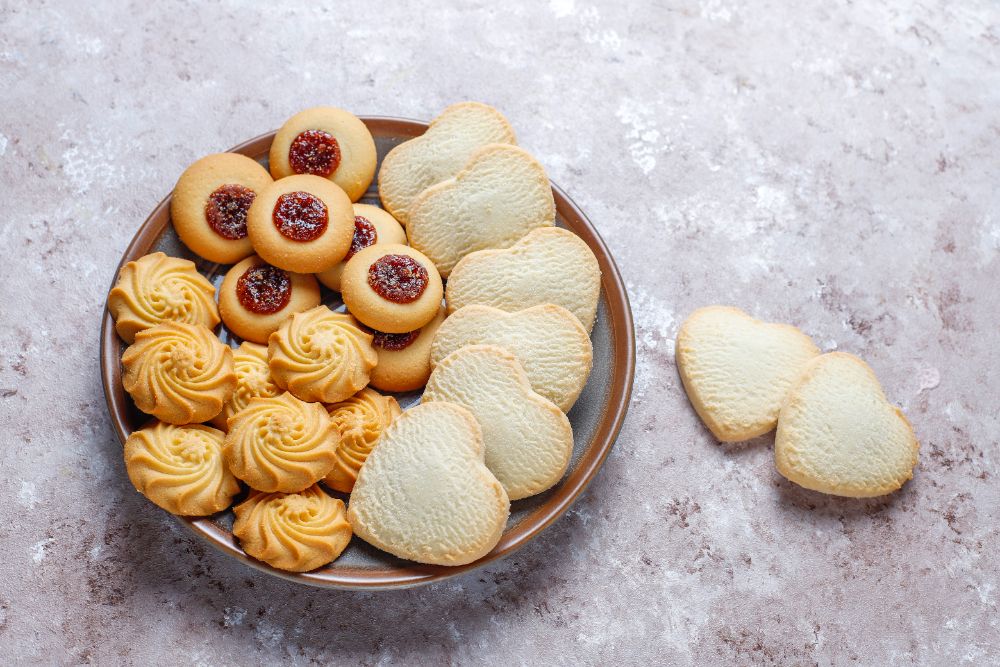 Menurut survei, nastar menjadi kue kering Lebaran terfavorit di kalangan milenial dan gen Z. Ini deretan kue kering populer lainnya!