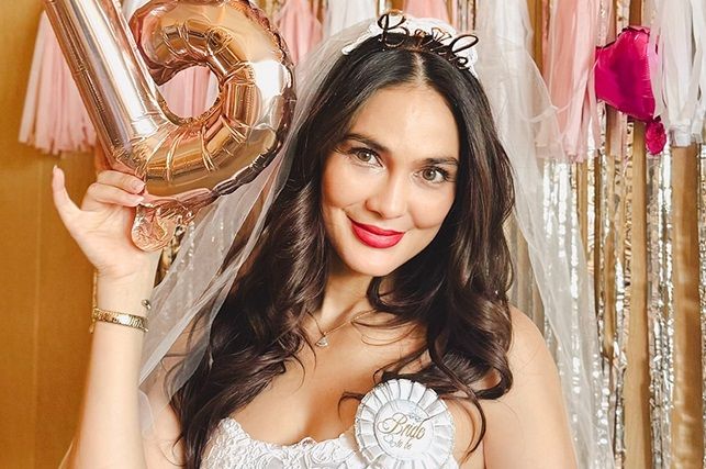 Jelang penikahan, Luna Maya gelar acara bridal shower bersama para sahabatnya. Berikut ide bridal shower yang seru dan intim!