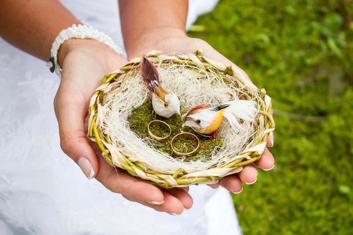 Pasangan yang bercerai bisa menerapkan pola asuh birdnesting jika sepakat untuk melakukan co-parenting. Ini syaratnya!