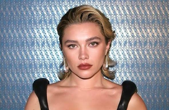 Penata rambut komentari gaya rambut baru Florence Pugh dan sebut bakal jadi tren di 2025. Yuk, intip gaya rambut mixie-nya!