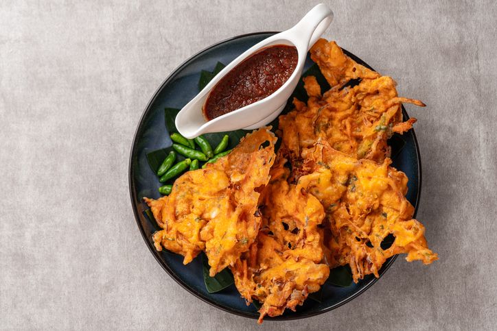 Tanpa baking soda, bakwan sayur bisa tetap kriuk di luar dan lembut di dalam. Berikut resep lengkap dan tips menggorengnya!