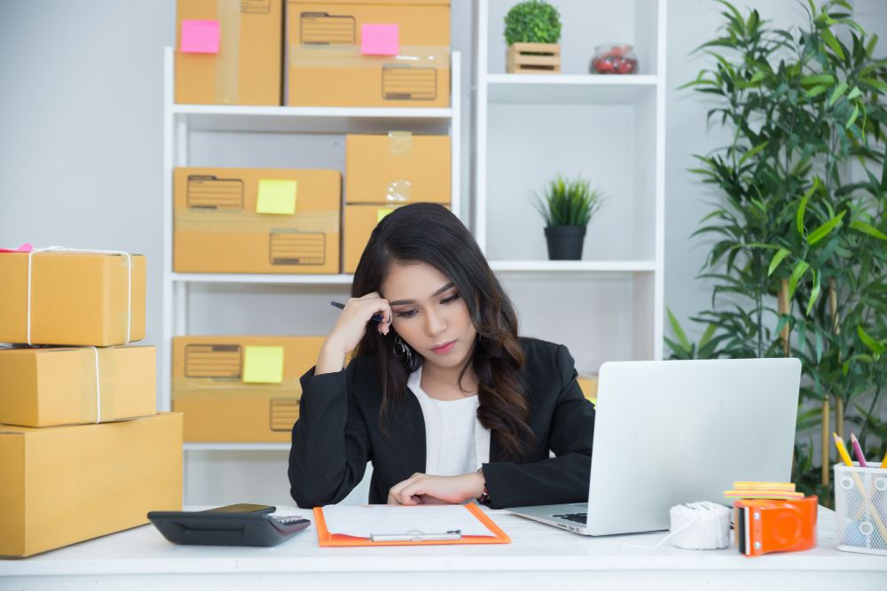 Dampak psikologis yang dirasakan perempuan kerja ketika terkena layoff dari perusahaan. Termasuk kehilangan identitas diri.