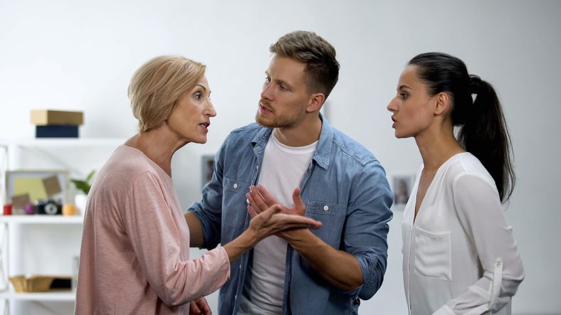 Berkaca dari konflik Victoria Beckham, kenapa menantu perempuan dan ibu mertua sulit menjalin hubungan baik?