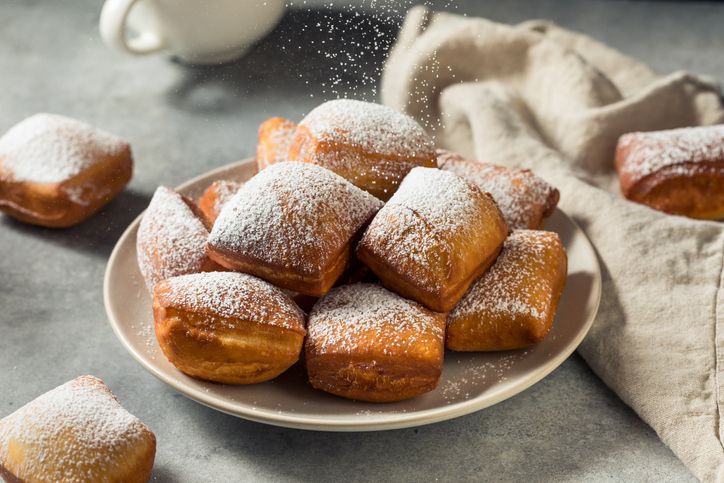 Mengenal beignet, sajian khas asal Prancis yang mirip roti goreng dan viral di media sosial. Bagaimana cara membuatnya?