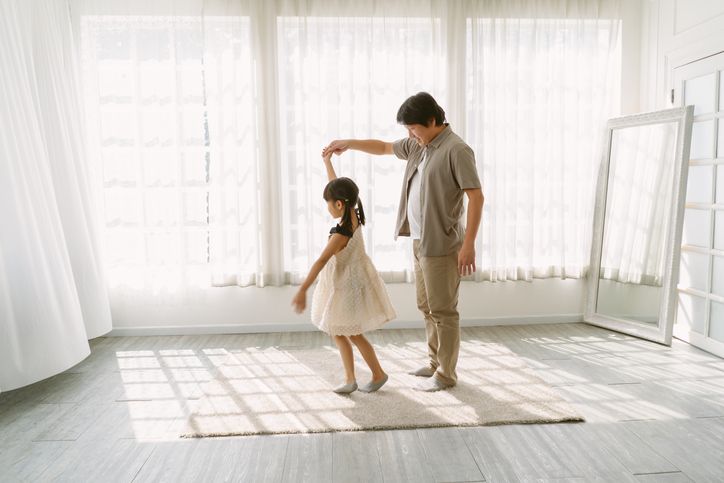 Ayah perlu tahu, ada aturan untuk berinteraksi dengan anak perempuan yang perlu dipatuhi pada batasan tertentu.