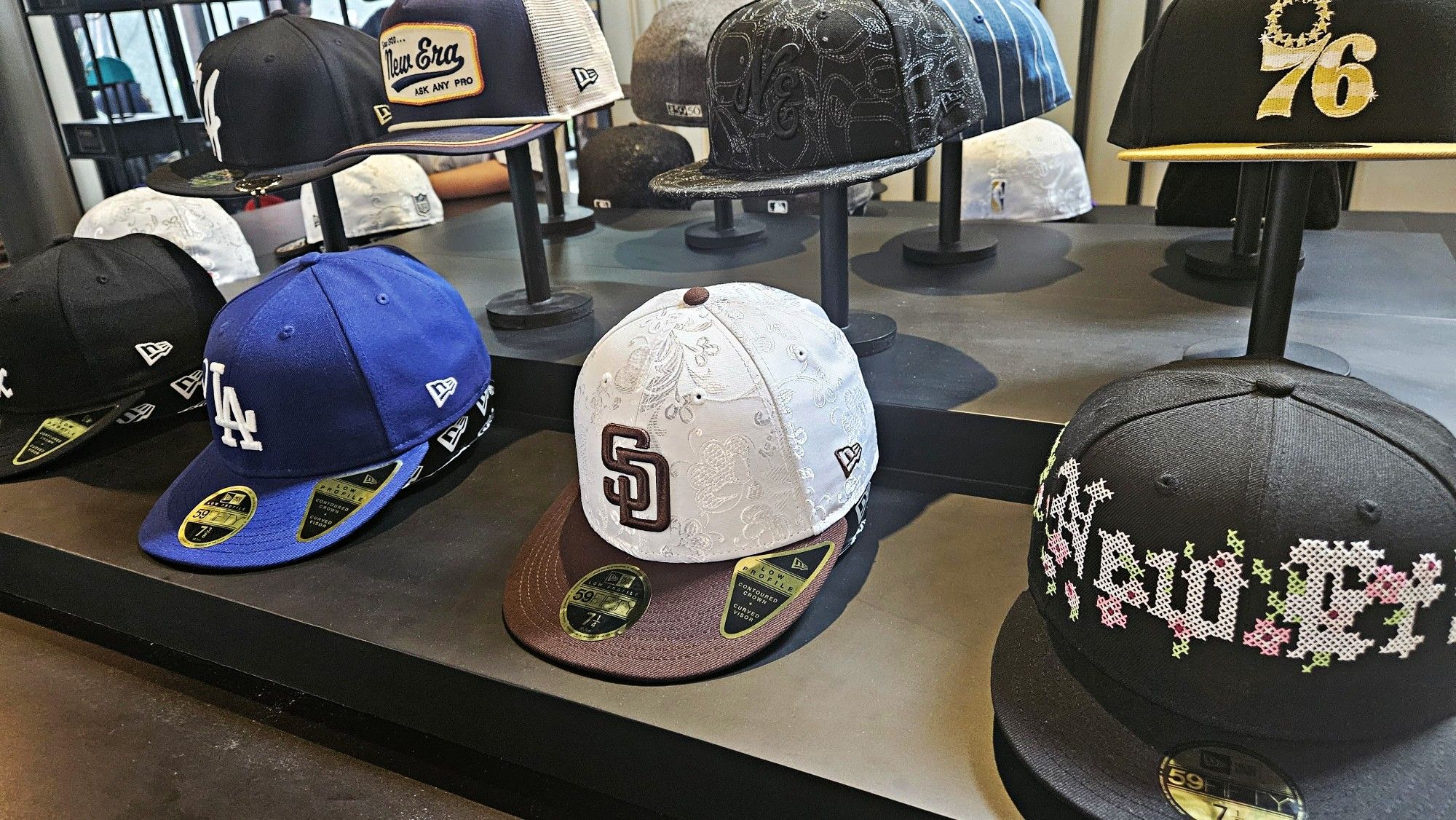 Topi baseball makin digemari perempuan aktif sebagai statement item. Ini rekomendasi topi baseball ikonik dari NEW ERA 59FIFTY®.
