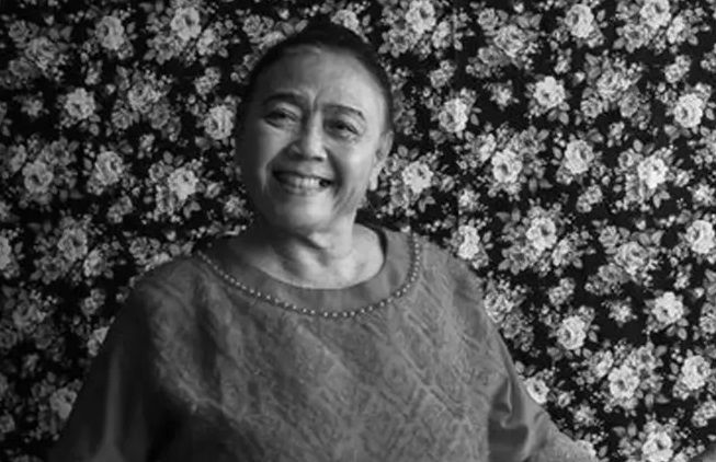 Sempat diderita oleh komedia Sri Sumiarsih sebelum meninggal dunia. Kenali penyebab dan gejala penyakit ginjal.