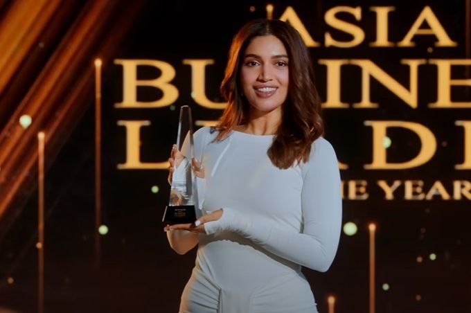 Sedang populer dan banyak ditonton. Berikut sinopsis series The Royals. Ceritakan CEO perempuan yang ambisius.