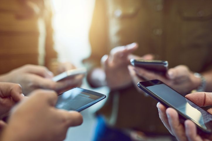 Ada berbagai tipe netizen dalam menggunakan media sosial. Kenali tipenya dan etika yang harus diperhatikan ketika bersosial media.