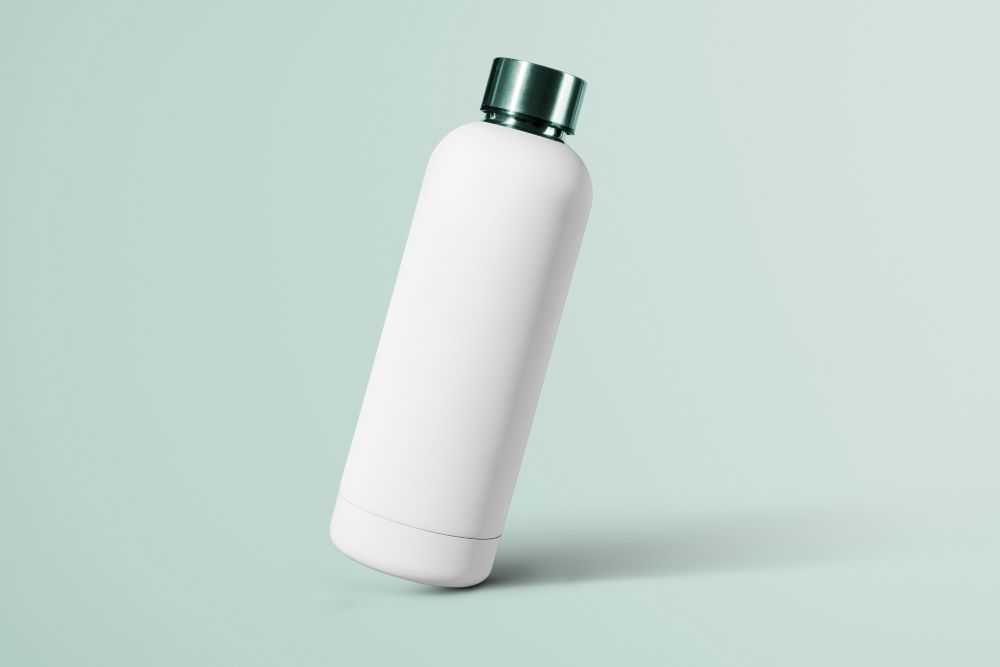 Sering menjadi pertanyaan, haruskah botol minum dicuci setiap hari dan berapa waktu idealnya? Simak penjelasan lengkapnya.