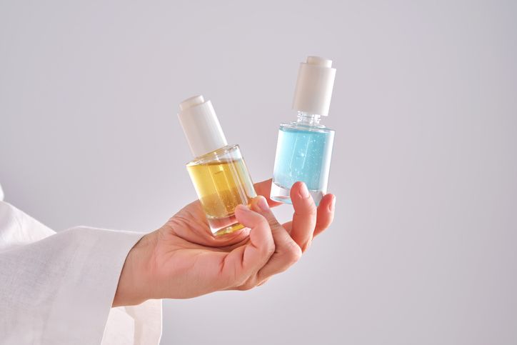 Memahami serba-serbi skincare yang oil-based dan water-based untuk tahu mana yang sesuai dengan kebutuhan kulitmu.