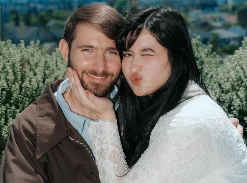 Sederet fakta pernikahan Stephanie Poetri dan Asher Kovnov-Bloom. Tak gunakan cincin kawin karena alami kosmemofobia.