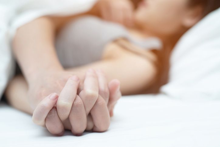 Masih dalam masa nifas, bolehkah ibu yang baru melahirkan berhubungan seksual? Simak dulu penjelasan medisnya!