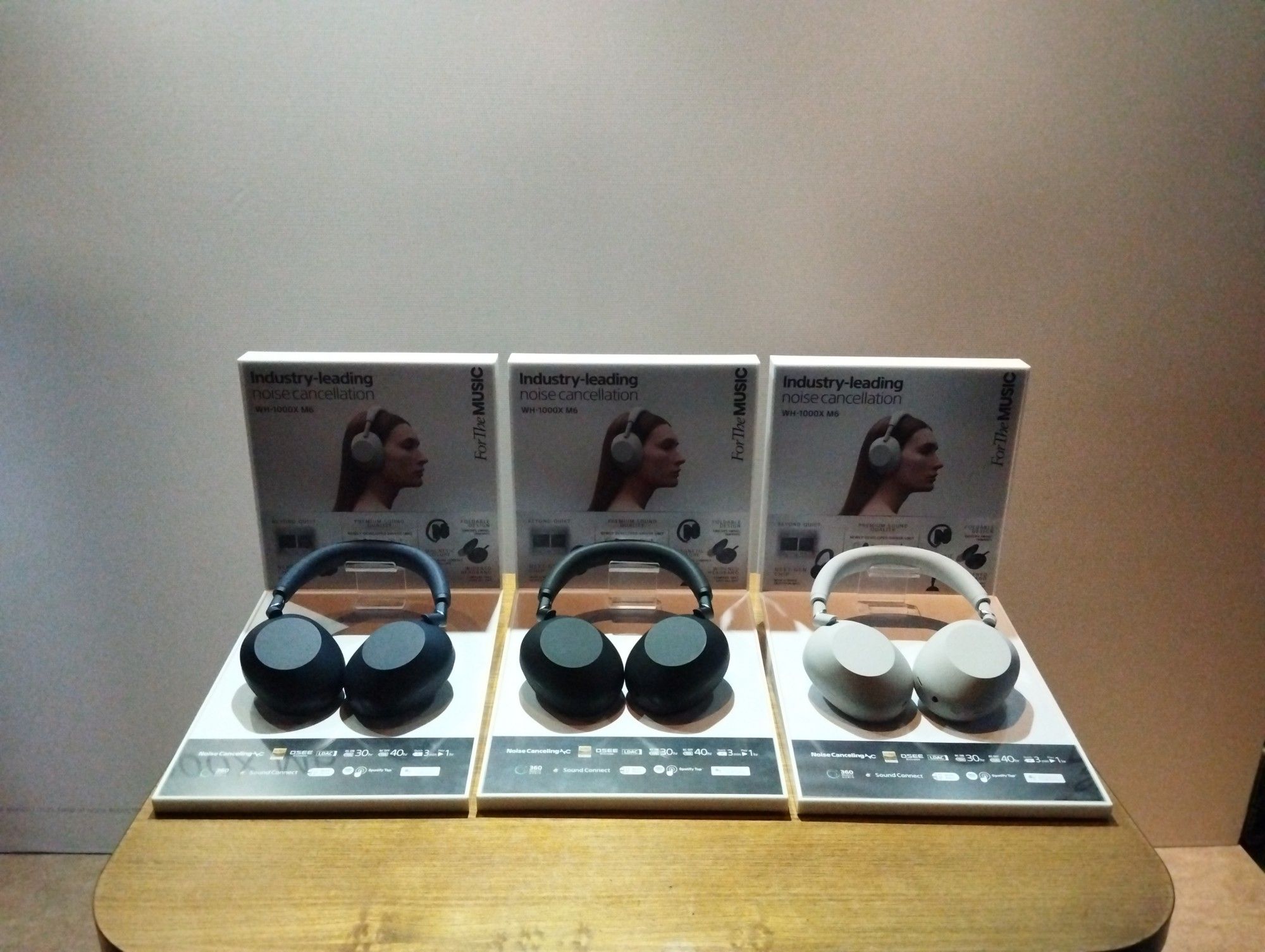 Untuk pengalaman mendengarkan musik yang lebih berkesan, ini rekomendasi headphone noise cancelling dari Sony.
