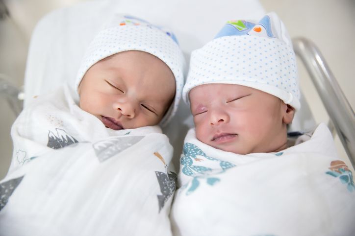Sedang menantikan kelahiran anak kembar yang beda gender? Ini rekomendasi nama bayi kembar laki-laki dan perempuan yang bisa kamu pertimbangkan.