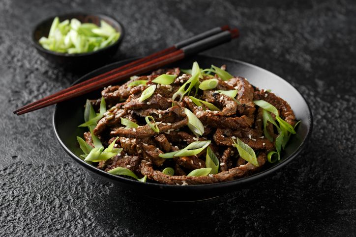 Masih punya stok daging sapi kurban? Yuk, masak bulgogi ala Korea dengan mengikuti resep berikut ini!