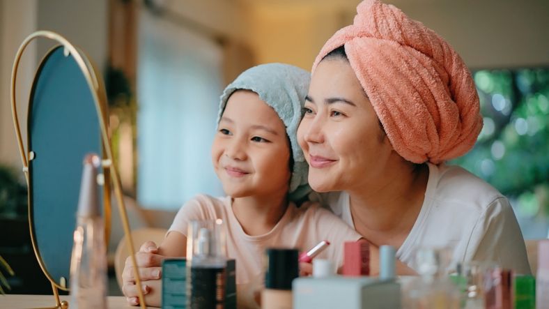 Cukup menggunakan bahan-bahan alami, begini tips menjaga dan meningkatkan kesehatan kulit anak. Seperti apa?