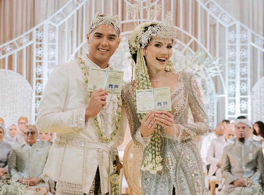 Akhirnya resmi jadi suami istri, begini perjalanan cinta Al Ghazali dan Alyssa Daguise yang dua kali putus nyambung.
