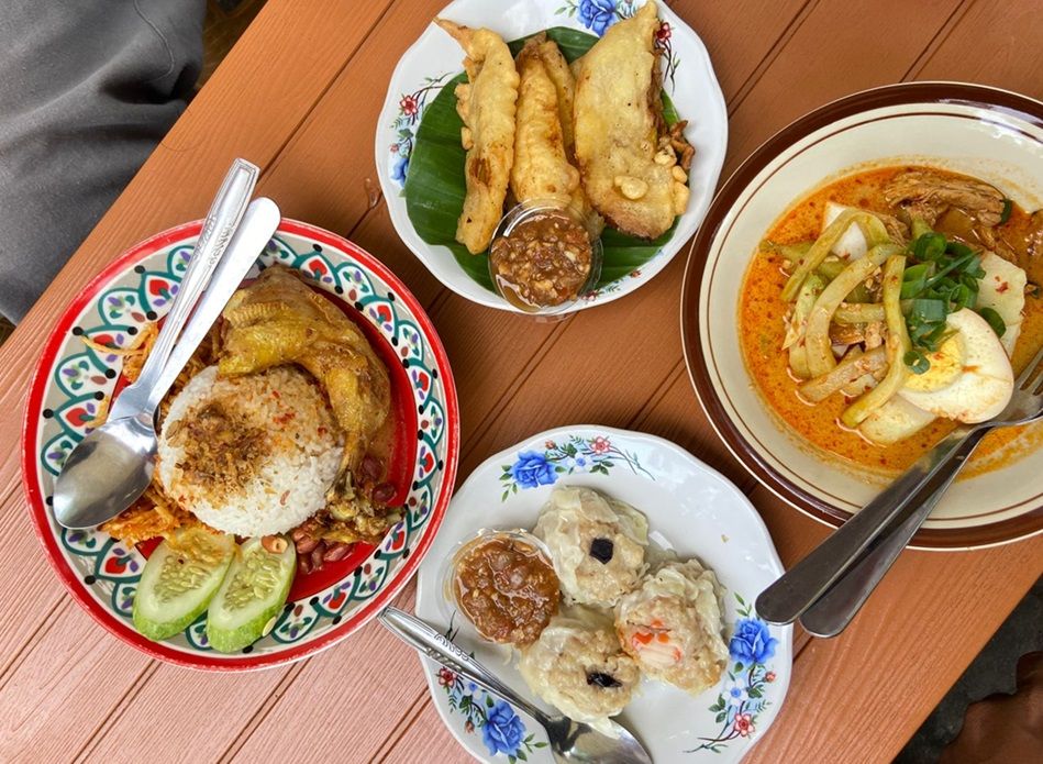 Wisata kuliner di Bandung, Jawa Barat seakan tak ada habisnya. Berikut ini rekomendasi kuliner yang wajib dicoba Gen Z!
