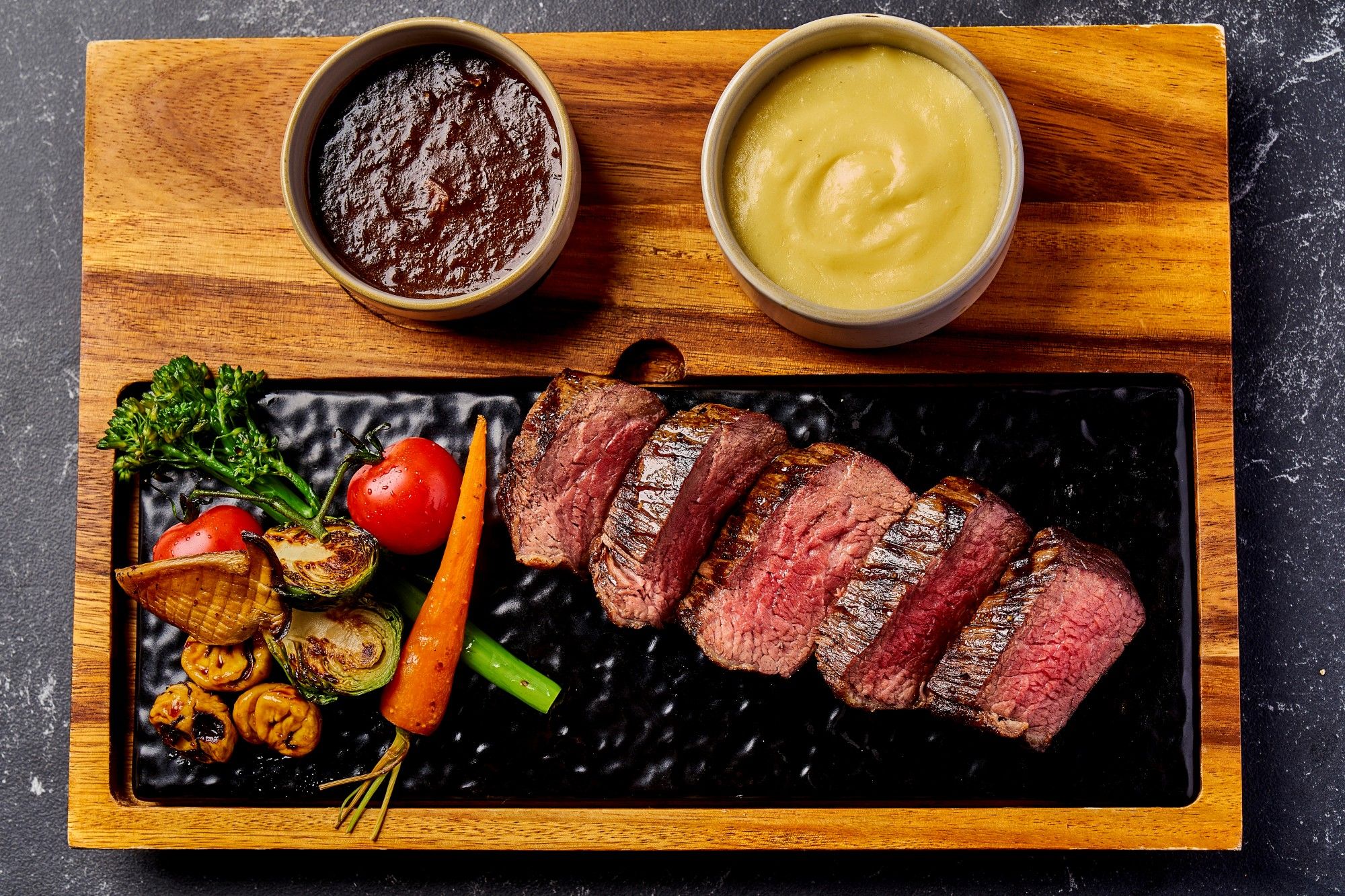 Bagi para pecinta daging steak and grill, wajib datang ke Ironwood. Restoran baru di Jakarta Selatan ini hidangkan daging ala Asia Cuisine. 