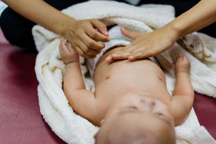Seberapa penting terapi pijat untuk bayi dan anak-anak, serta apa manfaatnya? Yuk, simak informasi berikut!