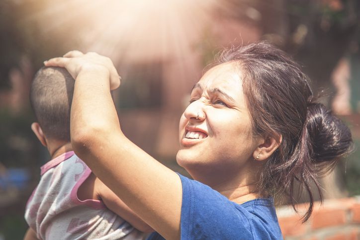 Tips untuk orang tua, begini melindungi bayi dan balita dari cuaca panas agar terhindari dari ruam hingga heatstroke.