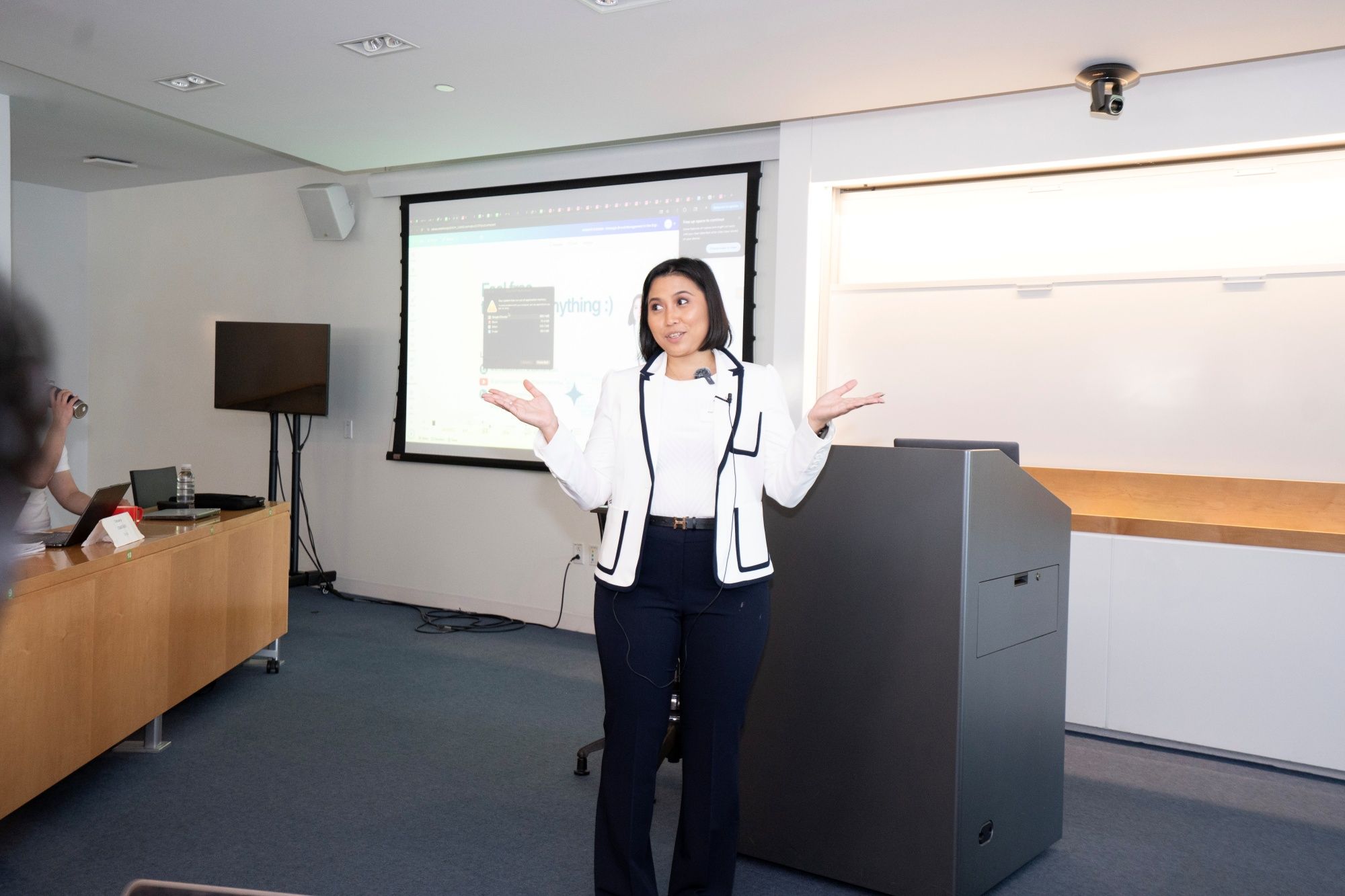 Armaya Doremi sukses bangun bisnis agensi media sosial di Boston, Amerika Serikat.