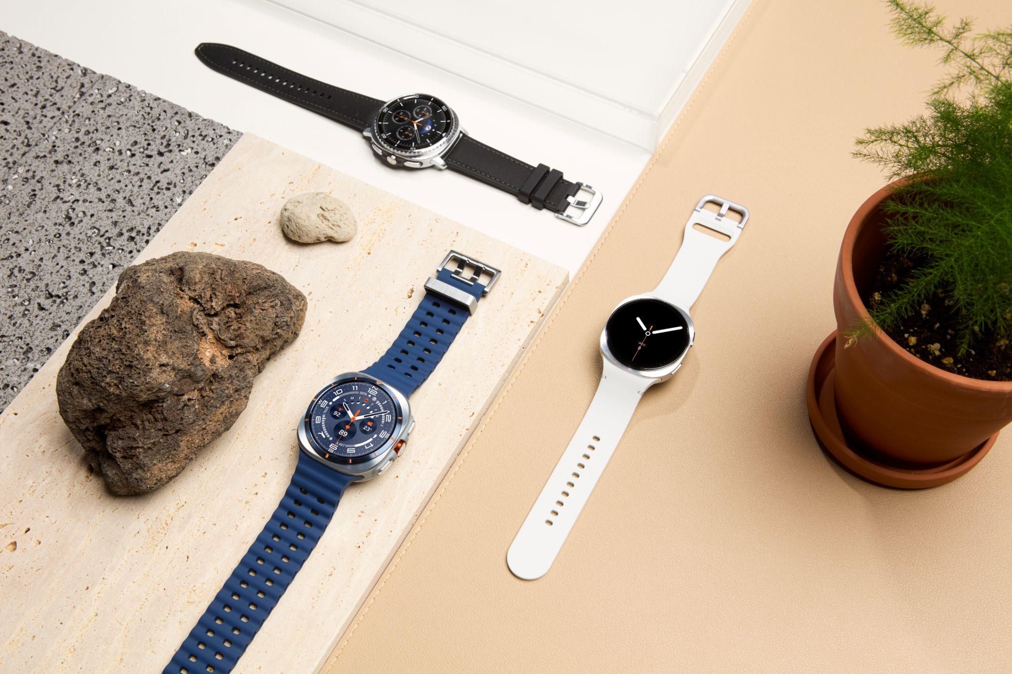 Smartwatch canggih ini bisa jadi bagian gaya hidupmu yang aktif karena bisa memantau kesehatan secara menyeluruh.