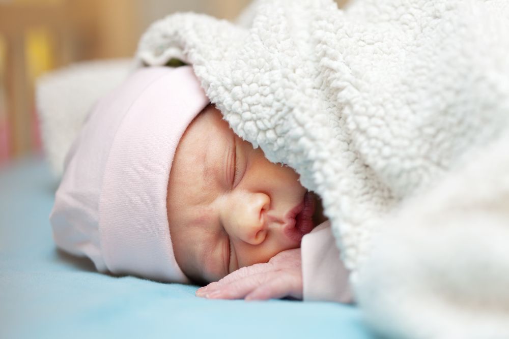 Inspirasi nama bayi laki-laki dan perempuan yang memiliki makna damai juga kebijaksanaan, simak ulasannya!