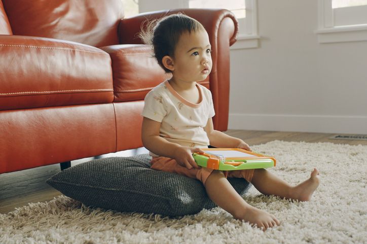 Tayangan anak dinilai terlalu menggambarkan keluarga ideal dan sempurna, ini yang diharapkan orang tua.