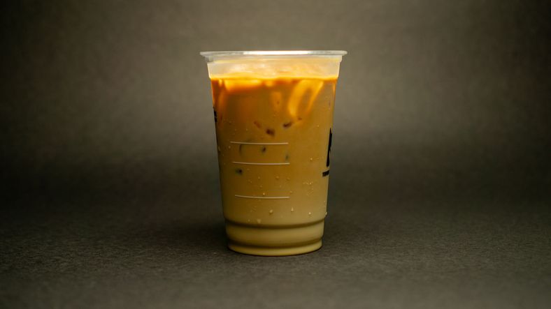 Resep sederhana membuat kopi susu gula aren homemade dengan rasa ala kafe. Bisa dikonsumsi sendiri maupun dijual.