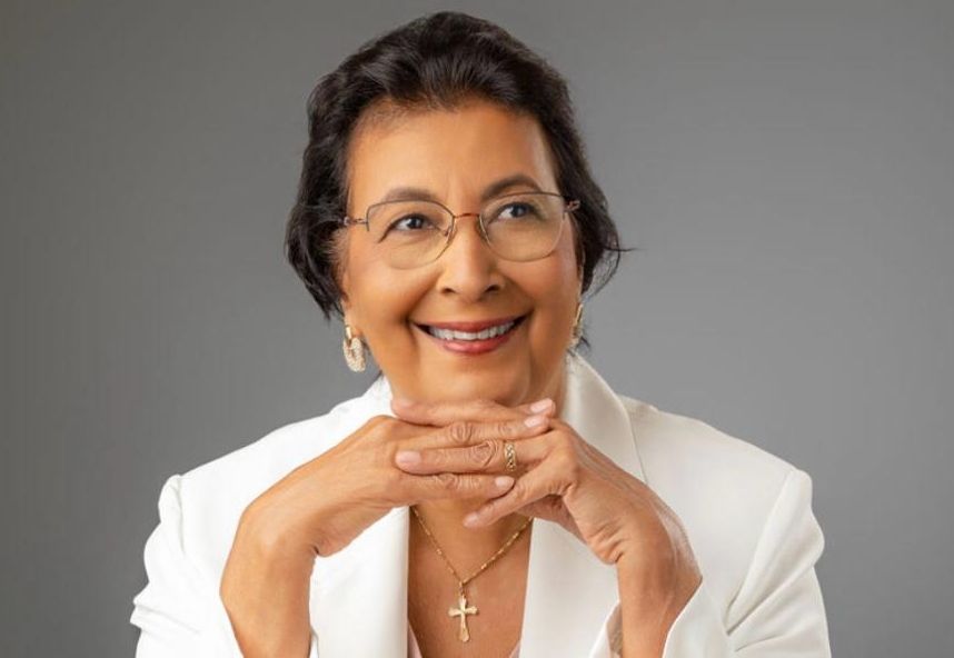 Perjalanan karier politik Jennifer Geerlings-Simons hingga menjadi presiden perempuan pertama di Suriname.