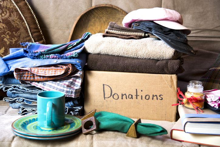 Saat decluttering barang, pastikan kamu tidak memberikan benda-benda berikut untuk didonasikan meski tampak masih layak.