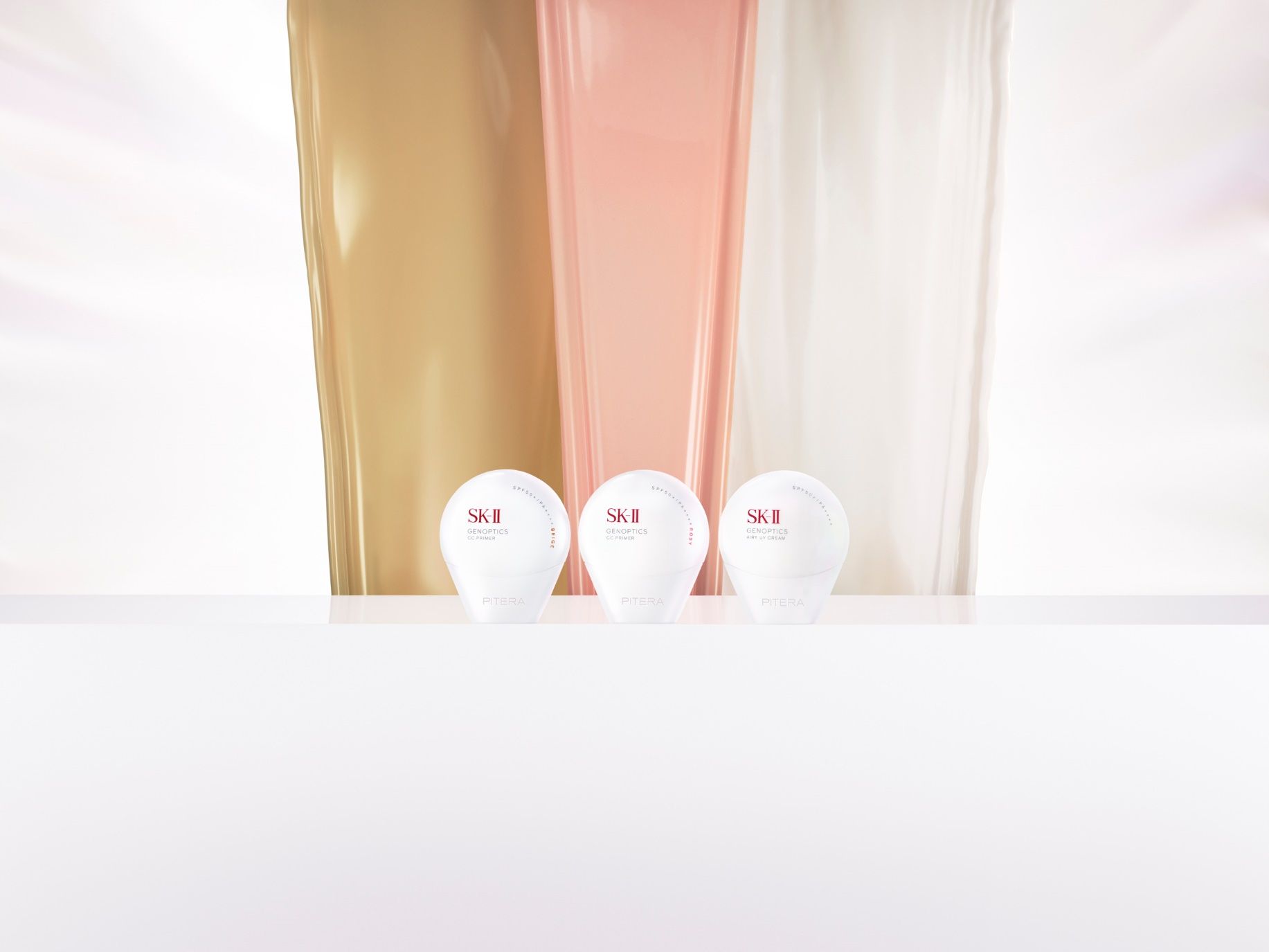 Skincare dari SK-II ini hadir dengan inovasi mencerahkan kulit dengan berbagai manfaat. Tersedia dengan tiga shades sesuai kebutuhan kulit.