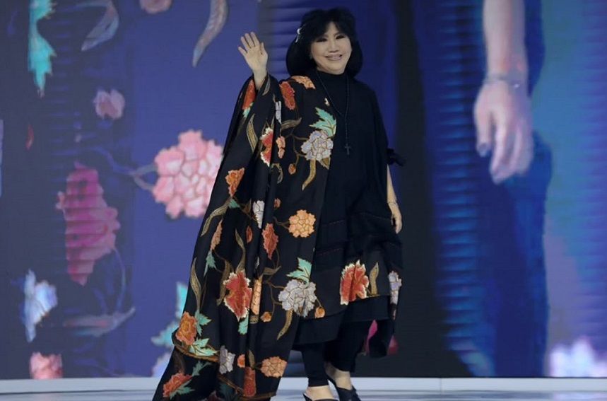 Mengenal empat sosok desainer kebaya ternama Tanah Air, dari sang maestro Anne Avantie hingga desainer masa kini.