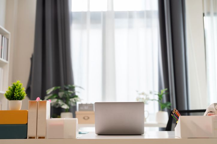 Kawan Puan ingin memulai karier freelance? Pastikan kamu mempunyai sejumlah item penting berikut ini untuk mendukung pekerjaanmu.