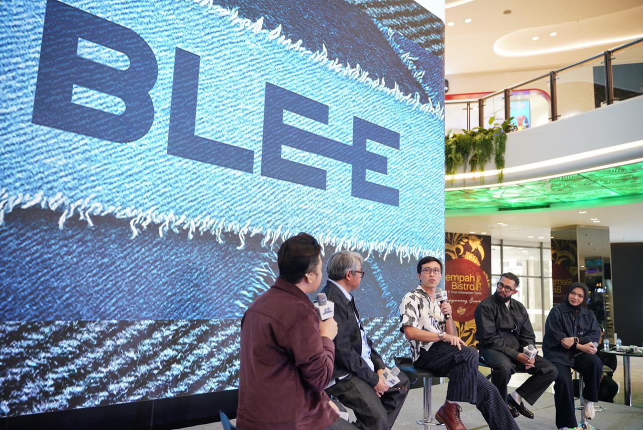 Streetwear lokal yang berani menggabungkan gaya modern, BLEE hadir bukan hanya sebagai pakaian, tetapi sebagai bentuk ekspresi diri. 