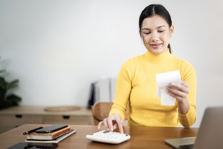 Sering jadi pertanyaan, bisakah seorang ibu rumah tangga mencapai financial freedom dan bagaimana caranya? 