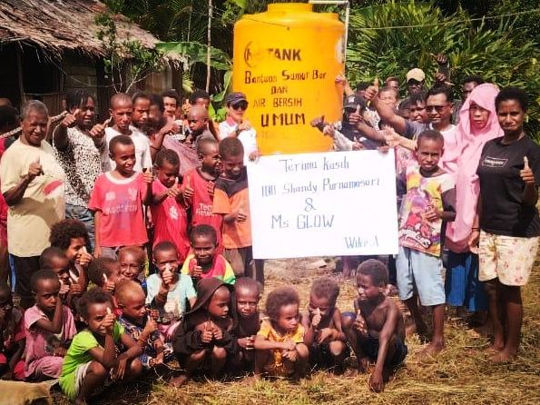 Akses air bersih di Papua masih rendah. Krisis ini berdampak pada kesehatan, pendidikan, dan ekonomi. Shandy Purnamasari membangun sumur di Mappi.