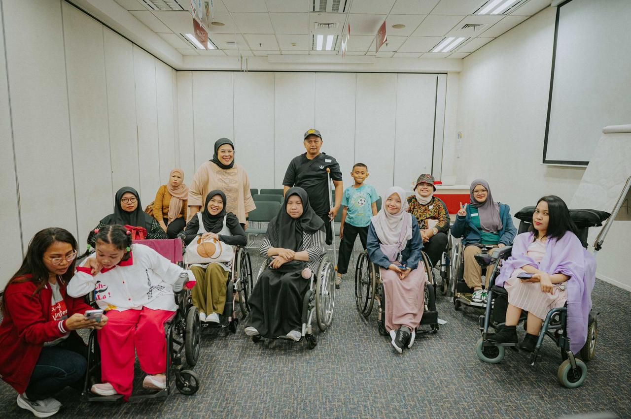 Penyandang disabilitas hadapi tantangan finansial yang lebih kompleks, maka penting literasi keuangan yang inklusif.  