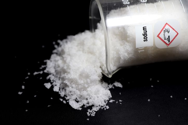 Seorang pria keracunan sodium bromida gara-gara minta saran ke chatbot AI. Apa itu sodium bromida? Simak jawabannya.