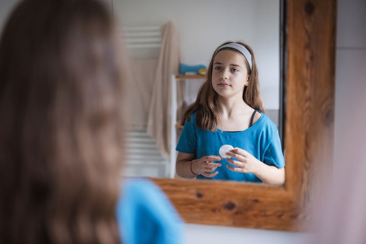 Media sosial memunculkan isu body image kepada remaja, khususnya anak perempuan, bagaimana  agar mereka percaya diri dengan tubuhnya?