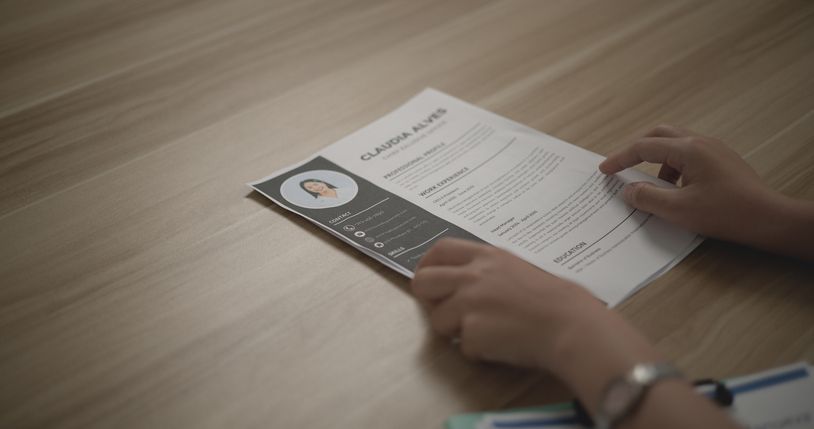 Pernah gagal di masa percobaan, perlukah mencantumkannya di CV sebagai pengalaman kerja singkat atau tidak?