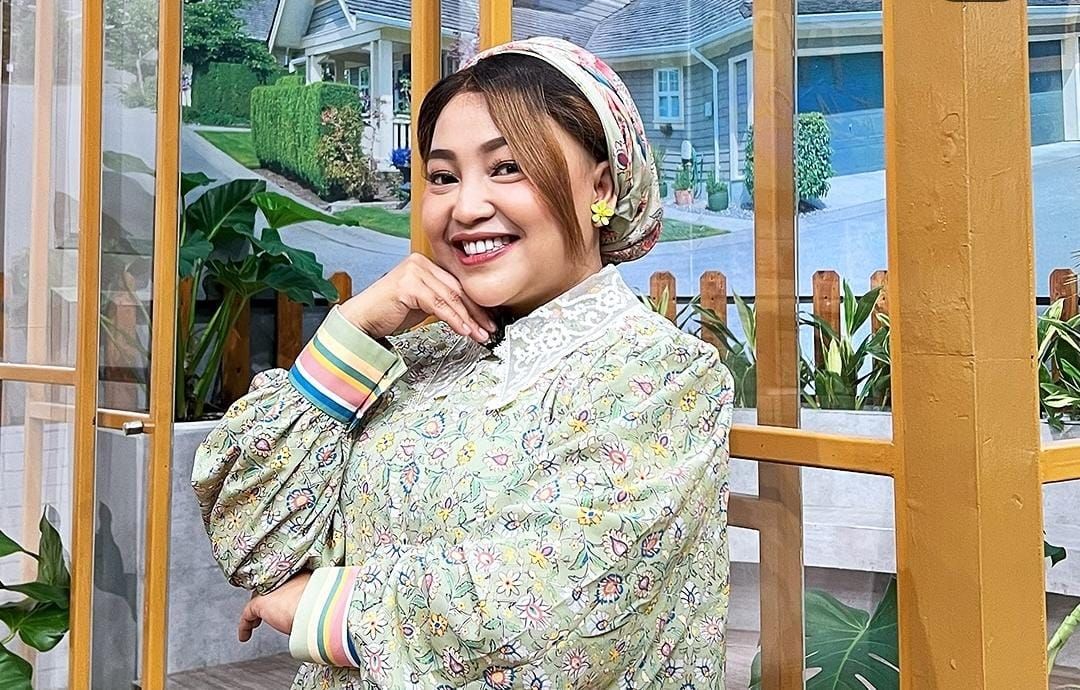 Komedian sekaligus presenter Mpok Alpa meninggal dunia. Kabar duka disampaikan Raffi Ahmad dan Irfan Hakim di FYP.