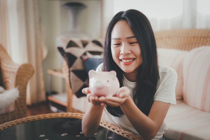 Menabung itu baik, tapi kecanduan menyimpan uang sampai mengabaikan hal lain dalam hidup juga tak baik. Ini kata pakar tentang kecanduan menabung.