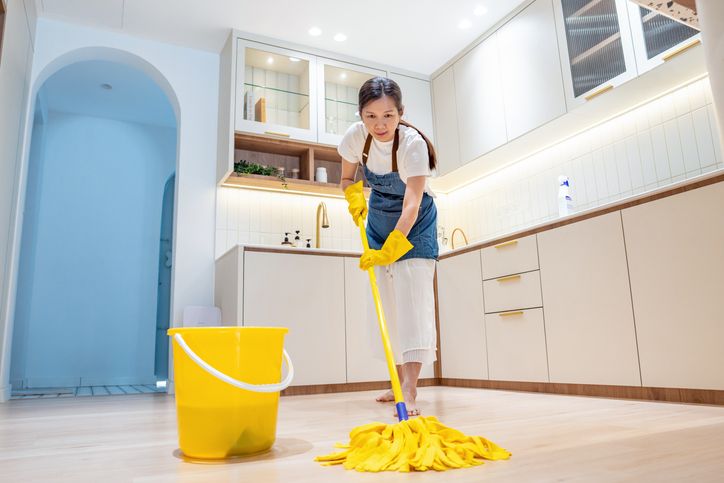 Agar hemat waktu dan tenaga, ternyata ada cara agar kamu lebih mudah dalam membersihkan rumah. Seperti apa?