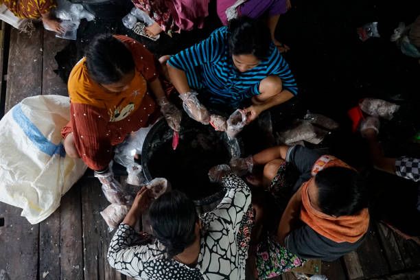 PT HM Sampoerna Tbk. membuka Pesta Rakyat untuk Indonesia 2025 di Jakarta sebagai wadah kolaborasi UMKM 